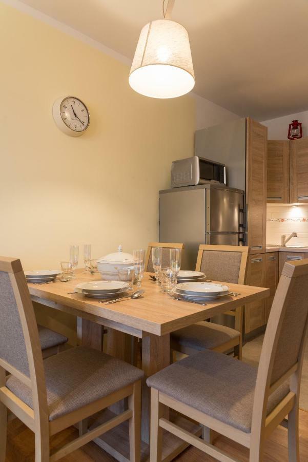 Apartament Na Urlop - Centrum - Przy Amfiteatrze - 500M Do Basenow فيسلا المظهر الخارجي الصورة