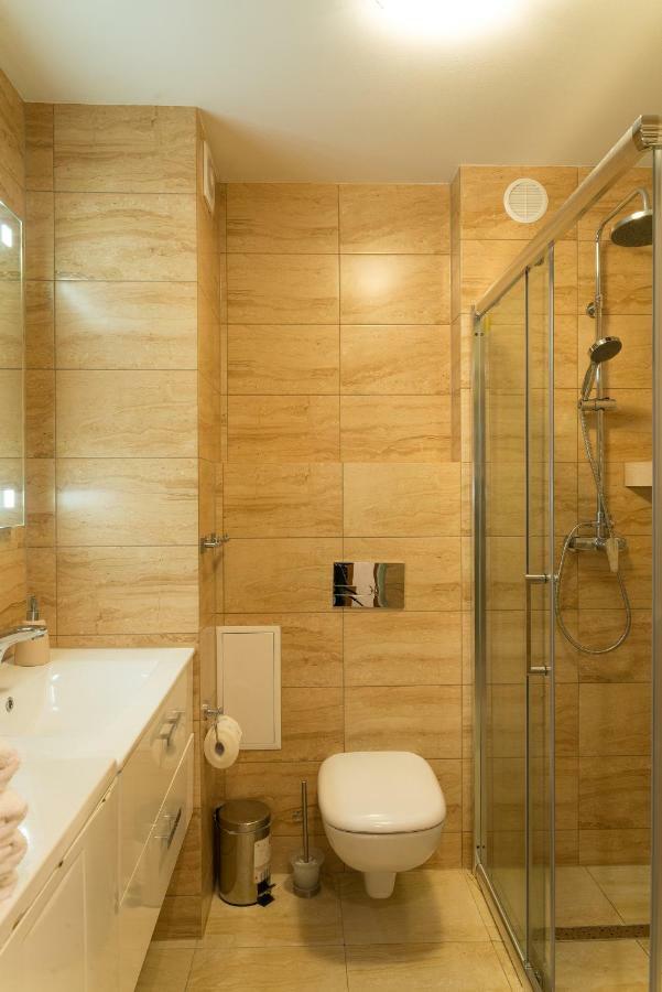 Apartament Na Urlop - Centrum - Przy Amfiteatrze - 500M Do Basenow فيسلا المظهر الخارجي الصورة