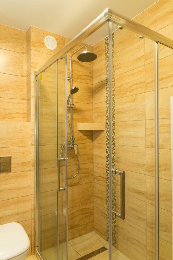 Apartament Na Urlop - Centrum - Przy Amfiteatrze - 500M Do Basenow فيسلا المظهر الخارجي الصورة